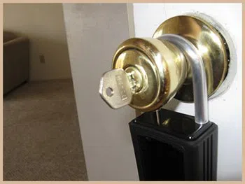 Elite Locksmith Services Houston, TX 713-357-0750 - 3-locksmith-key-service